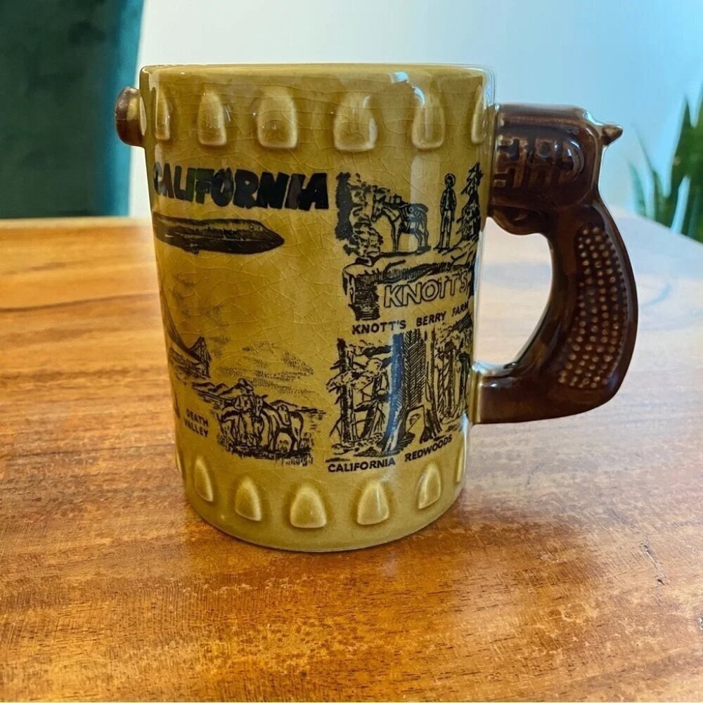 Vintage Rare Knotts Berry Farm Straight Shooter Wells Fargo Mug 1940s-50s